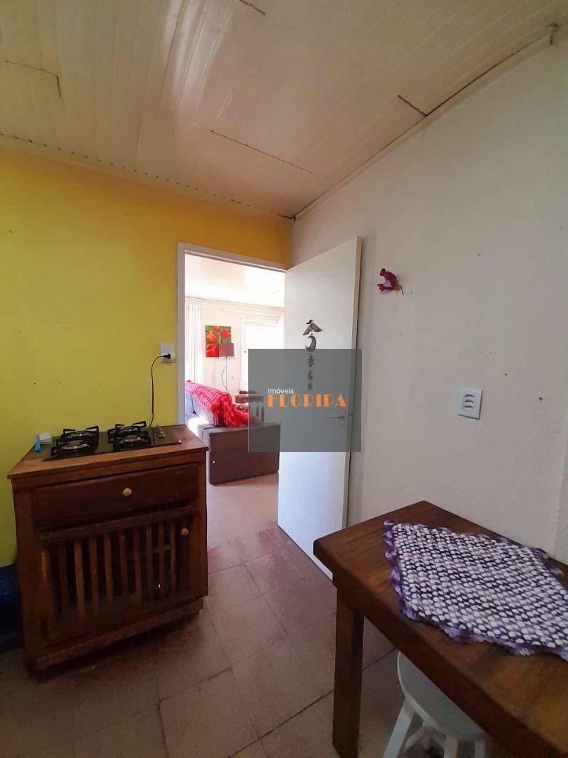 Casa à venda com 4 quartos, 90m² - Foto 12