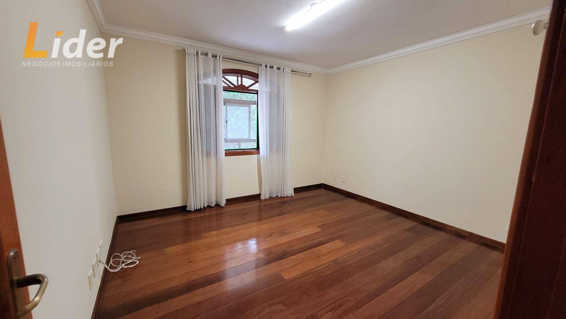 Casa à venda com 4 quartos, 279m² - Foto 19