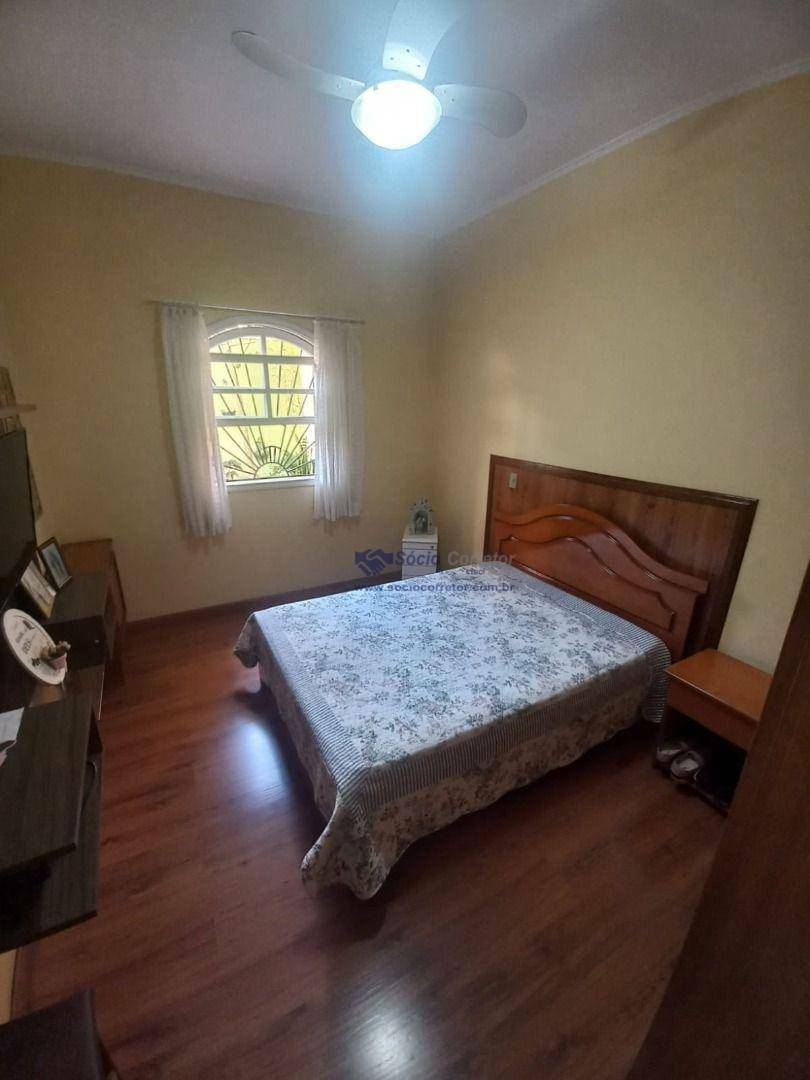 Casa à venda com 3 quartos, 310m² - Foto 8