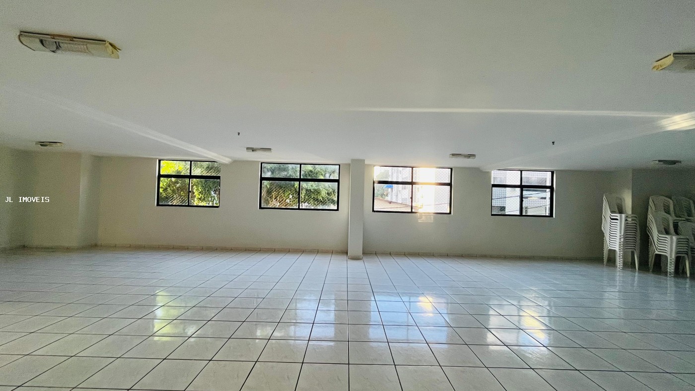 Apartamento à venda com 3 quartos, 96m² - Foto 2