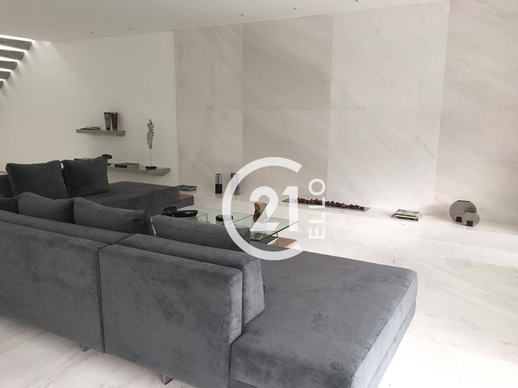 Casa à venda com 4 quartos, 458m² - Foto 2