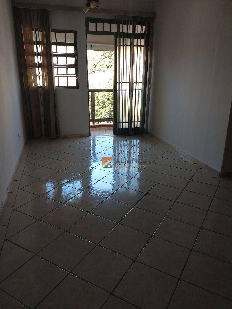 Apartamento à venda com 3 quartos, 97m² - Foto 2