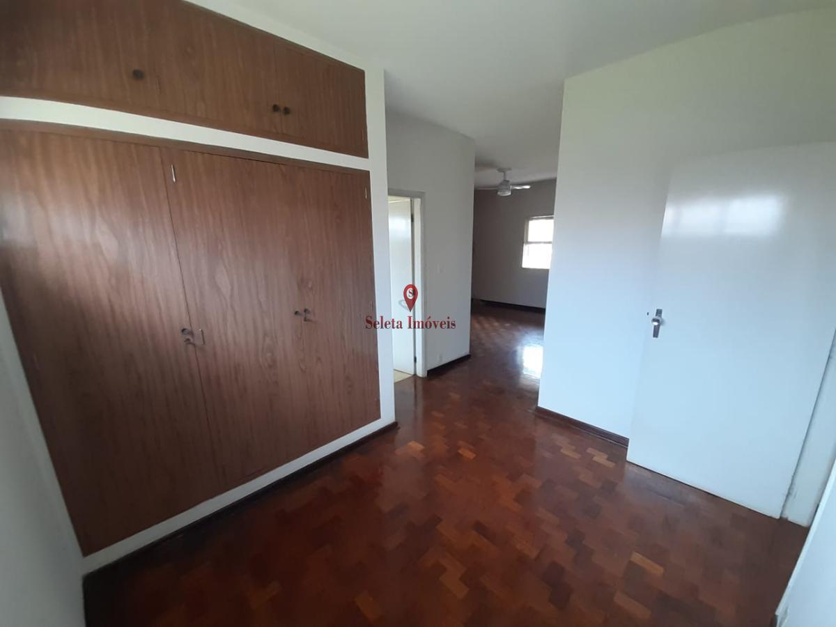 Casa à venda com 3 quartos, 450m² - Foto 25