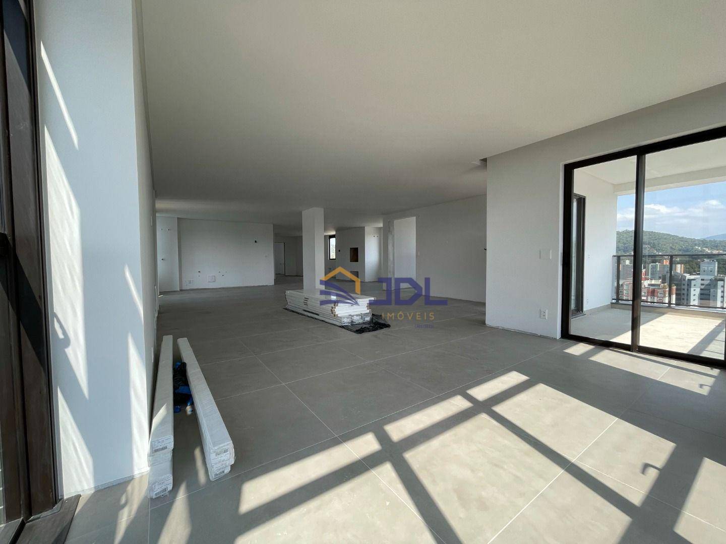 Apartamento à venda com 4 quartos, 265m² - Foto 5