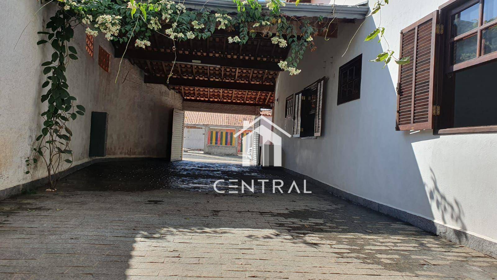 Casa à venda com 3 quartos, 200m² - Foto 4