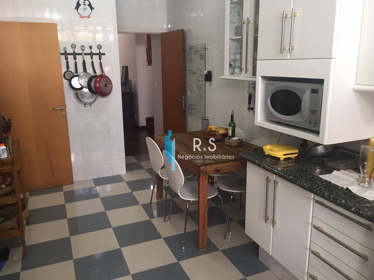 Casa à venda com 6 quartos, 450m² - Foto 27