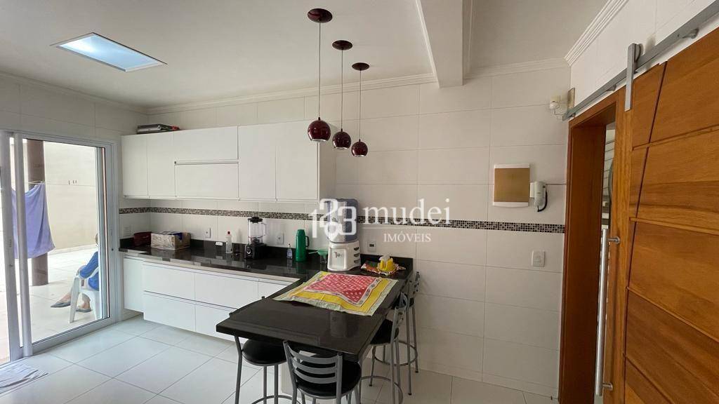 Casa à venda com 3 quartos, 270m² - Foto 6