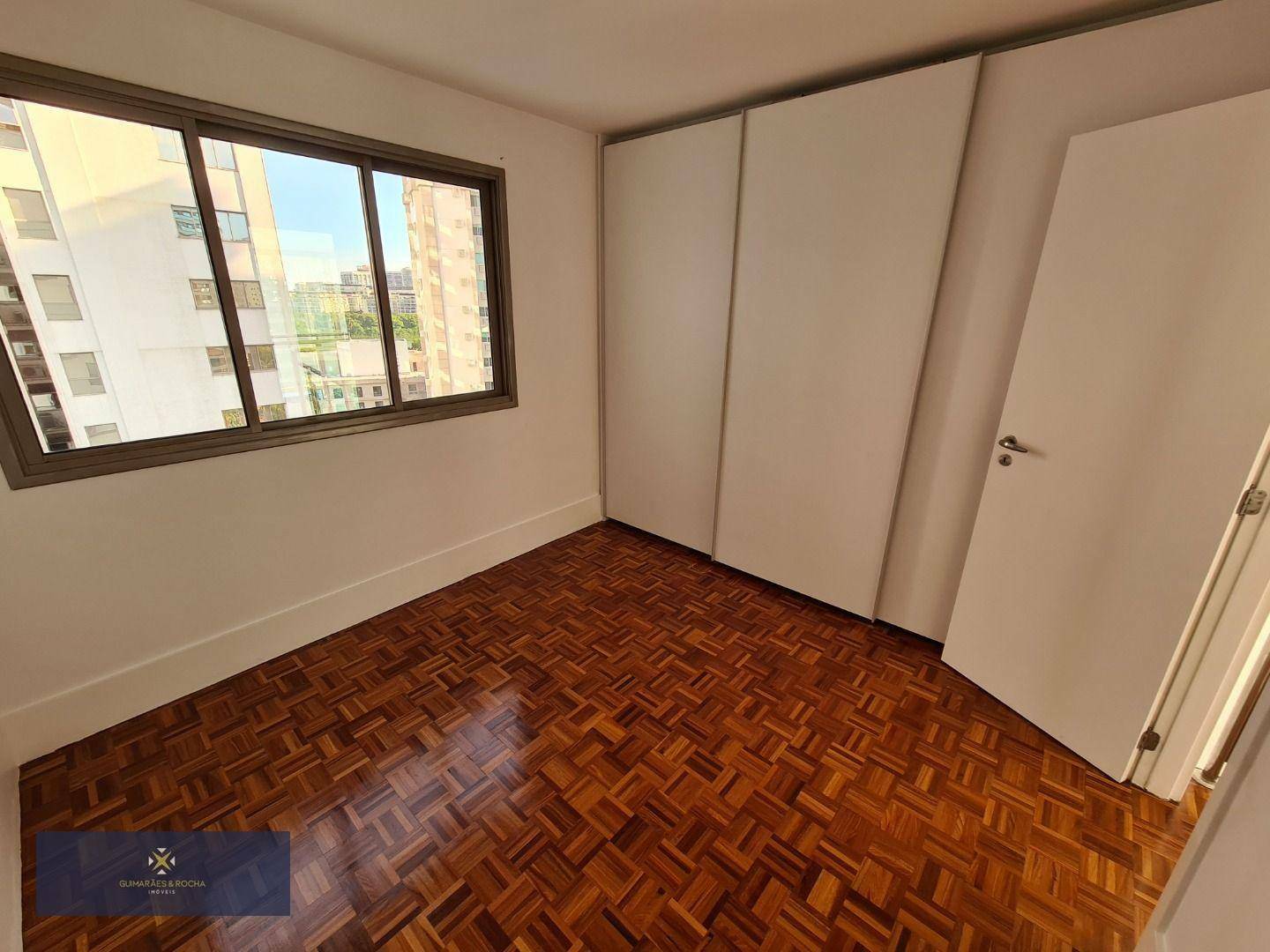 Apartamento à venda com 4 quartos, 229m² - Foto 13