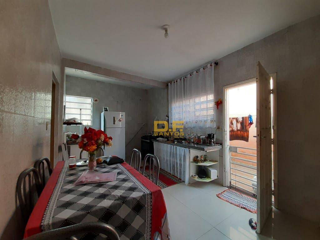 Casa à venda com 2 quartos, 1m² - Foto 11