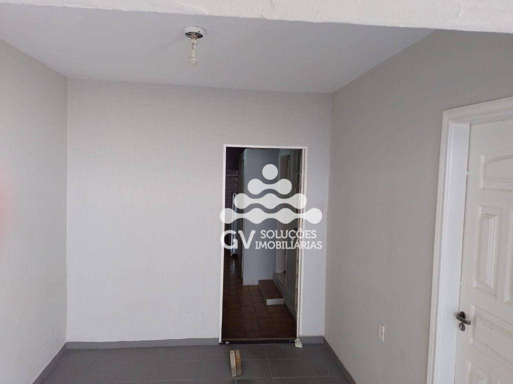 Casa à venda com 4 quartos, 130m² - Foto 14