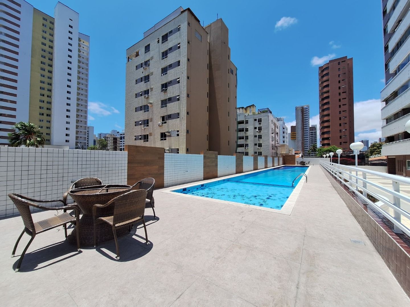 Apartamento para alugar com 3 quartos, 98m² - Foto 4