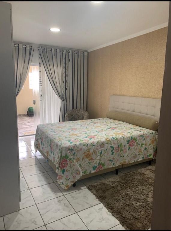 Casa à venda com 6 quartos, 250m² - Foto 47