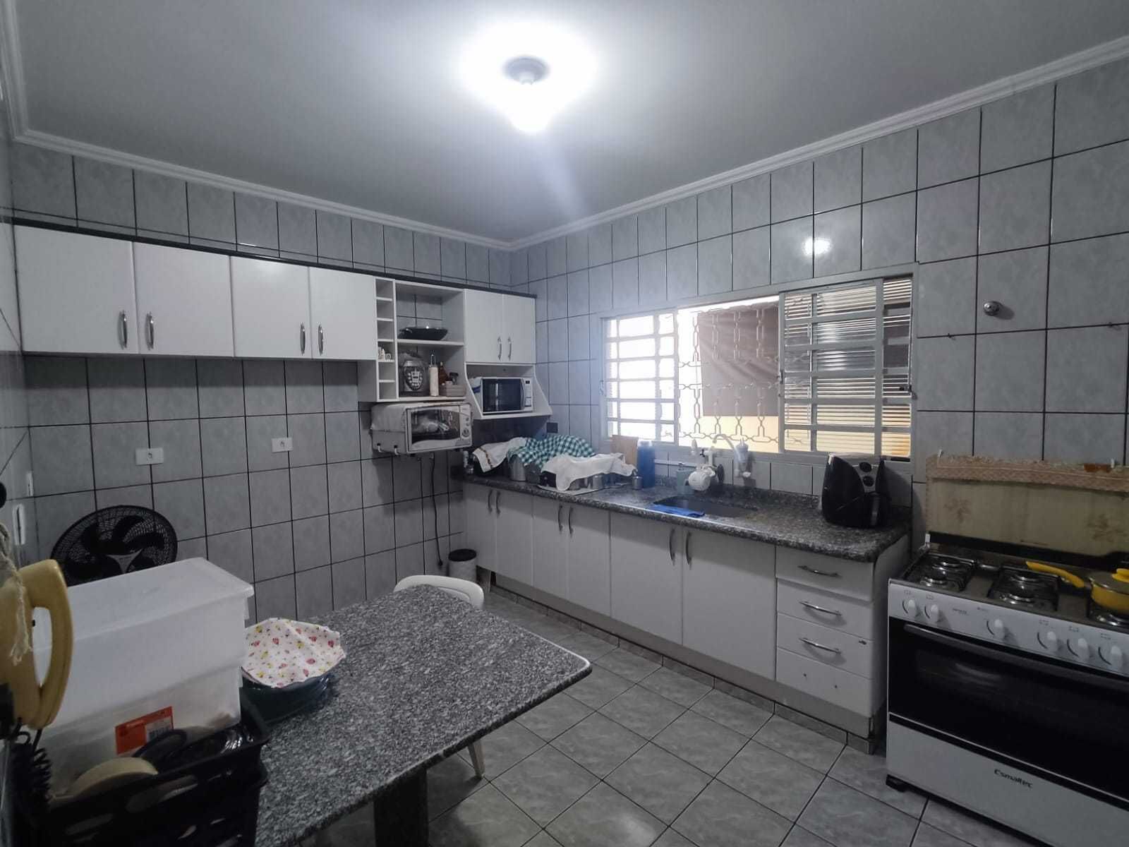 Casa à venda com 3 quartos, 302m² - Foto 5