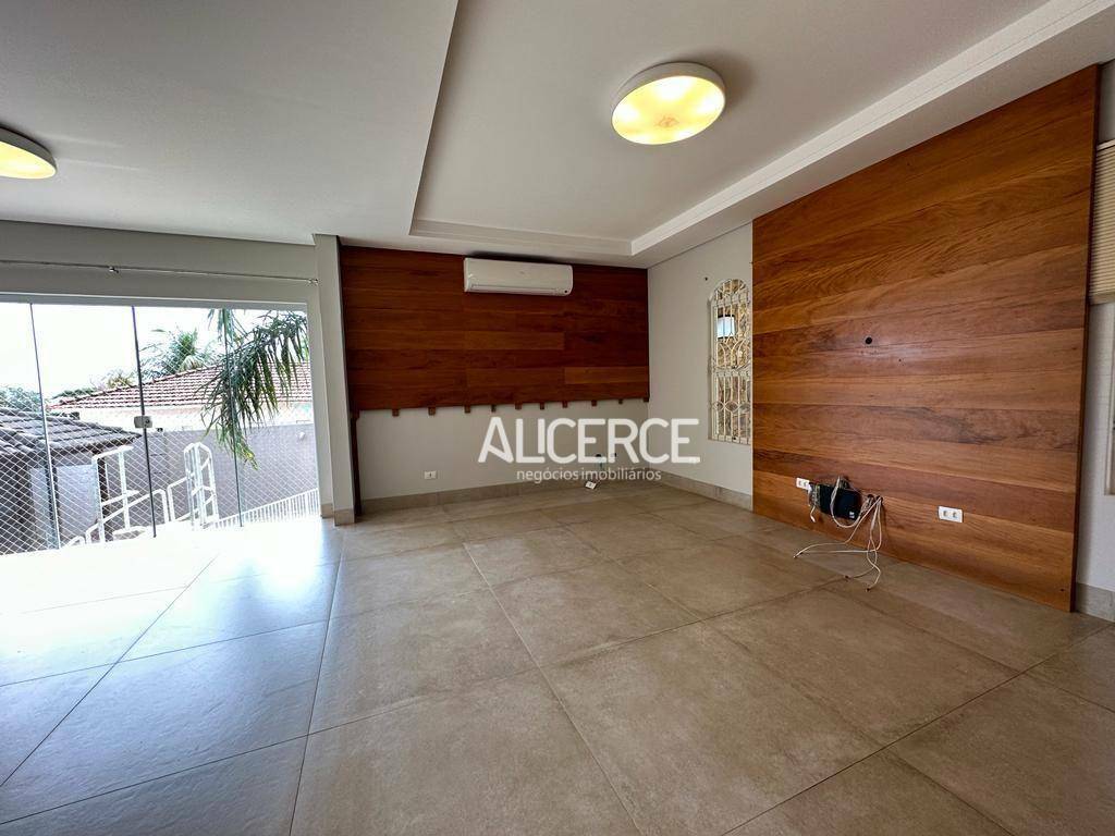 Casa à venda com 3 quartos, 248m² - Foto 6