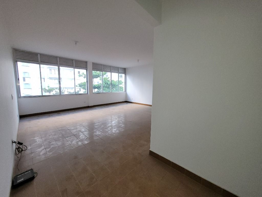 Apartamento à venda com 3 quartos, 100m² - Foto 2