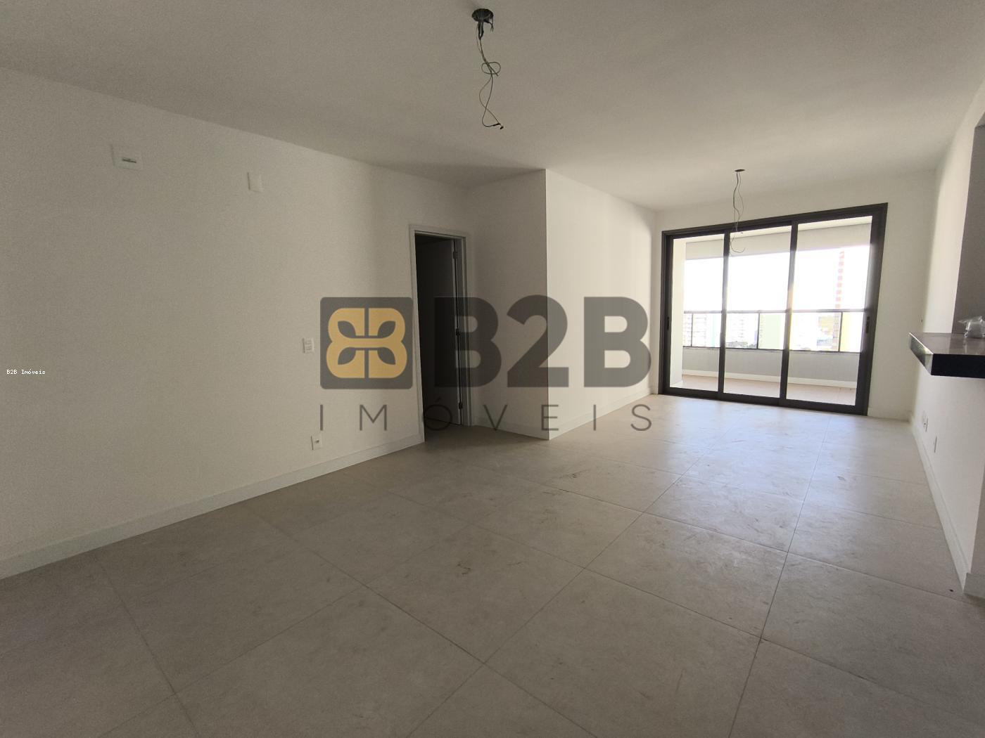 Apartamento à venda com 3 quartos, 117m² - Foto 1