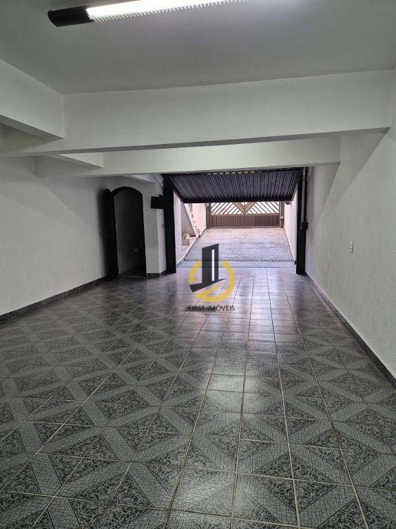 Sobrado à venda com 3 quartos, 300m² - Foto 4