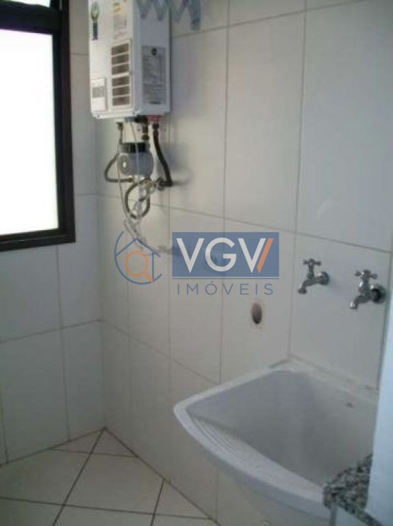 Apartamento para alugar com 3 quartos, 77m² - Foto 8