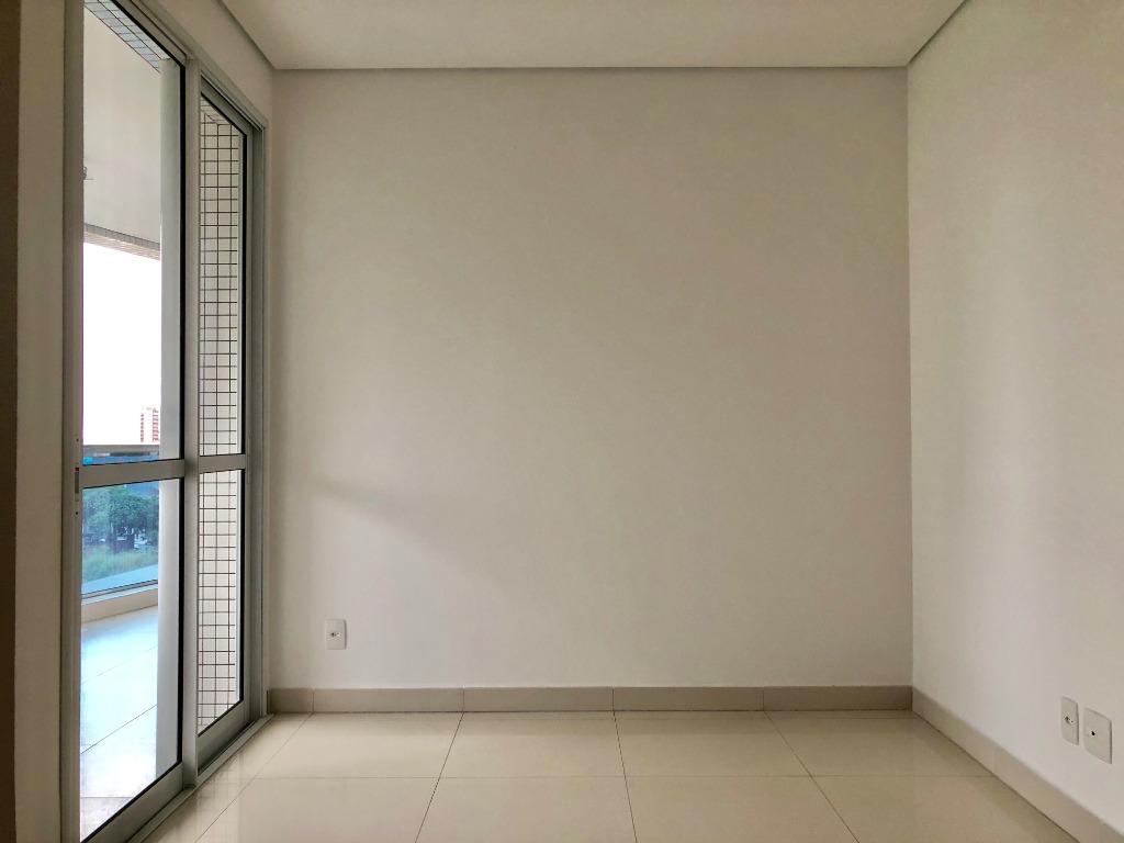 Apartamento à venda com 3 quartos, 150m² - Foto 3