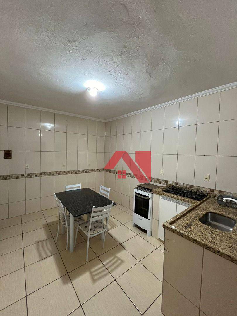 Casa à venda com 4 quartos, 270m² - Foto 14