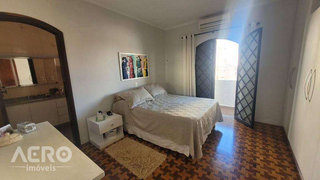 Casa à venda com 4 quartos, 229m² - Foto 28