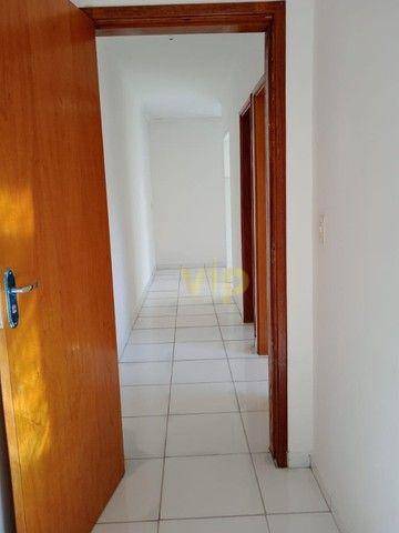 Apartamento à venda com 2 quartos, 70m² - Foto 3