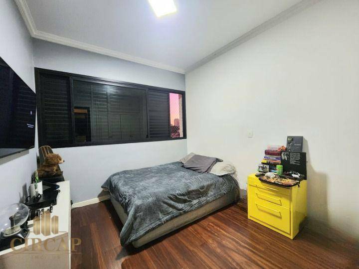 Apartamento à venda com 4 quartos, 170m² - Foto 15