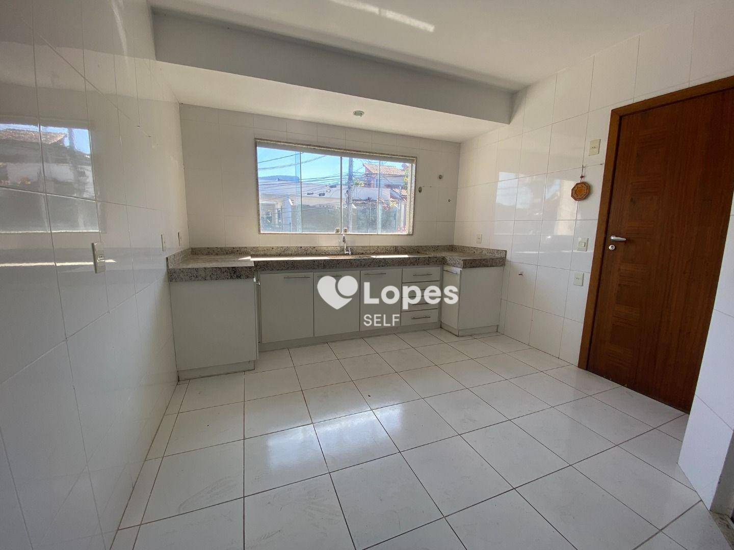 Casa à venda com 3 quartos, 179m² - Foto 13