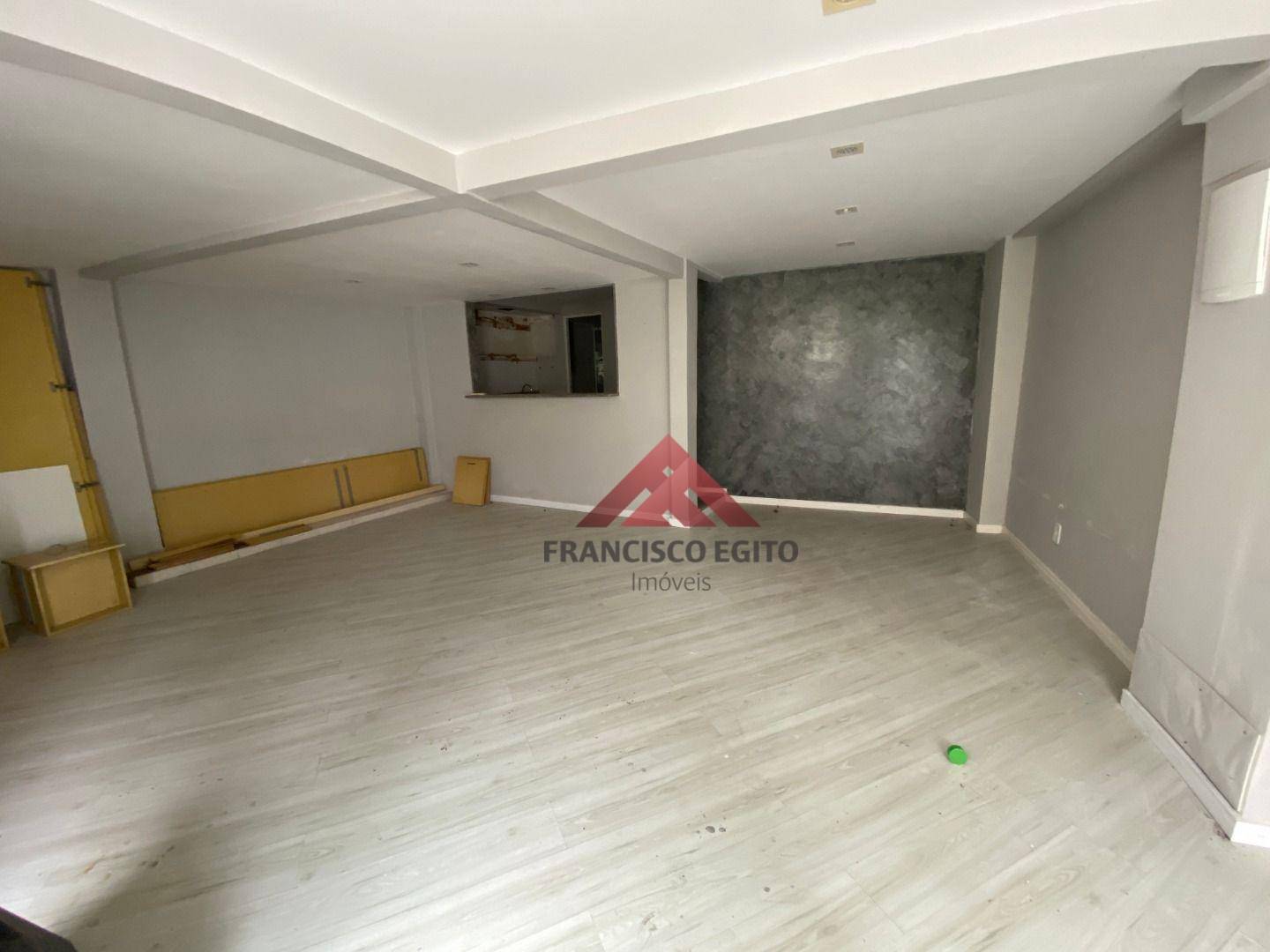 Casa à venda com 2 quartos, 150m² - Foto 2