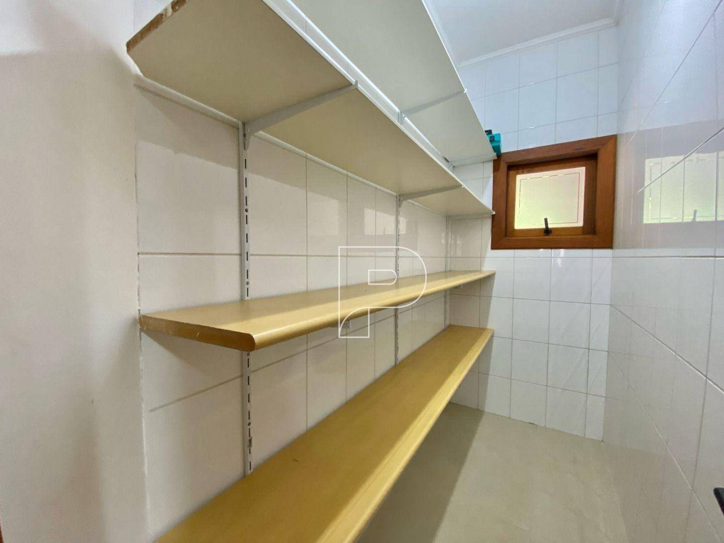 Casa de Condomínio para alugar com 4 quartos, 550m² - Foto 23