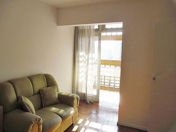 Apartamento à venda com 1 quarto, 50m² - Foto 2