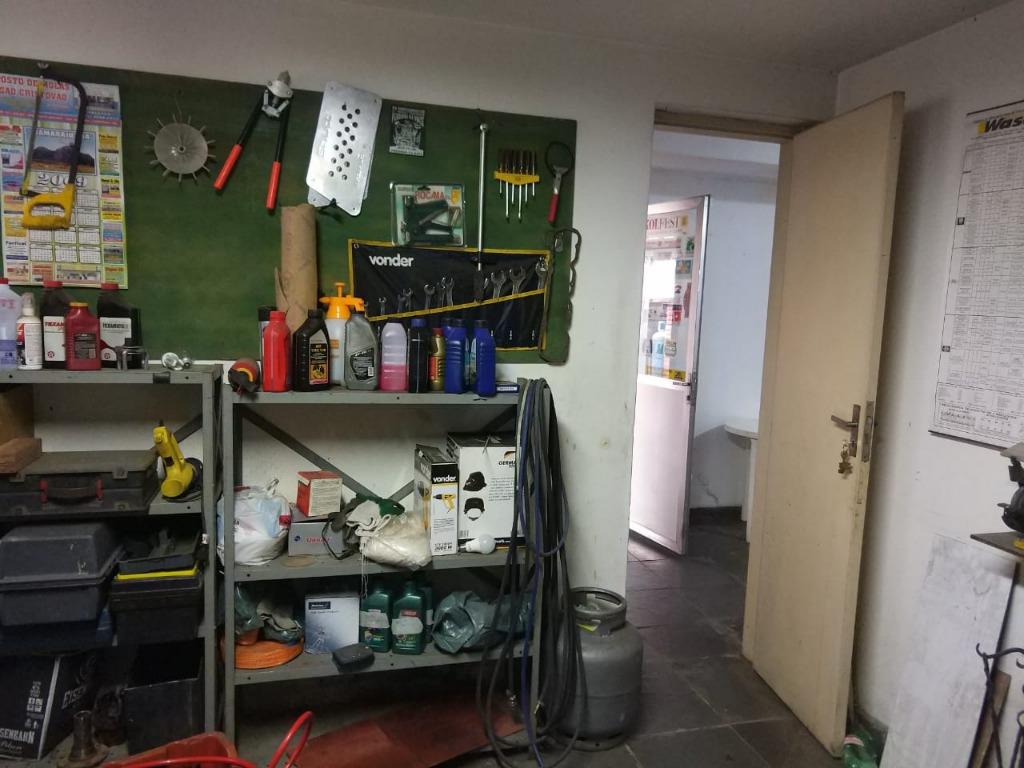 Casa à venda e aluguel com 3 quartos, 300m² - Foto 30