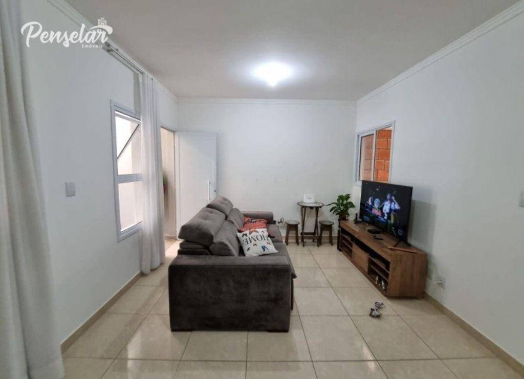 Casa à venda com 2 quartos, 80m² - Foto 2