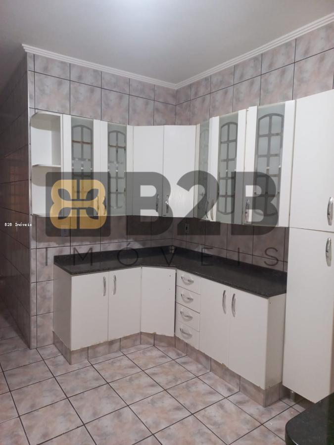 Casa à venda com 3 quartos, 190m² - Foto 4