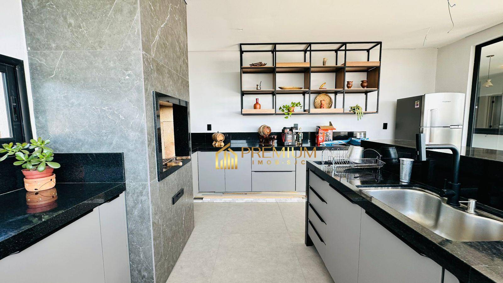 Sobrado, 3 quartos, 350 m² - Foto 2