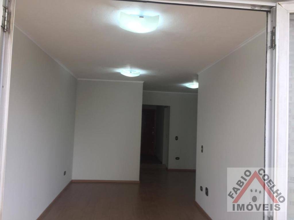 Apartamento à venda com 3 quartos, 80m² - Foto 2