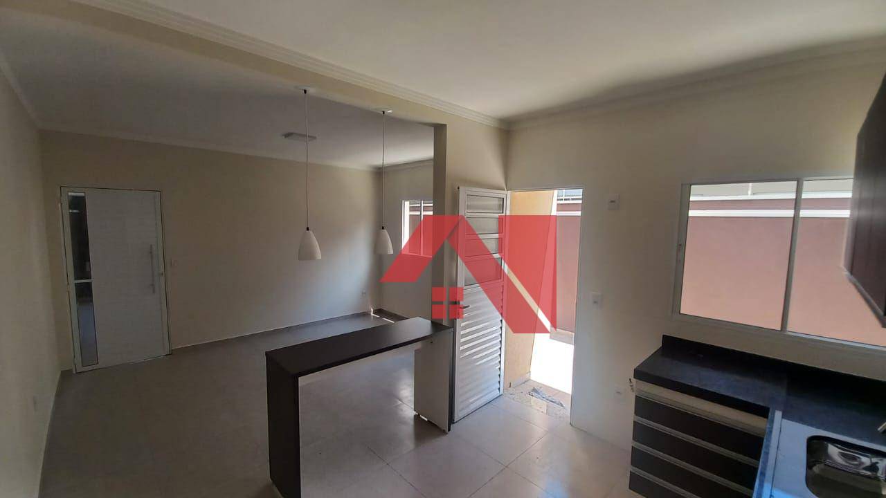 Casa à venda com 3 quartos, 109m² - Foto 4