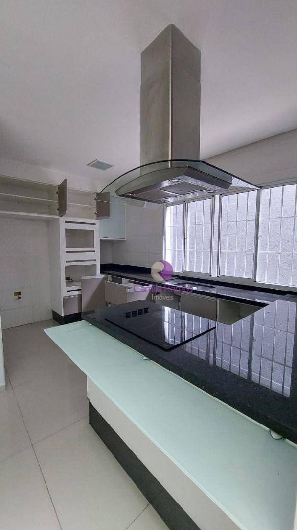 Sobrado à venda e aluguel com 3 quartos, 200m² - Foto 11