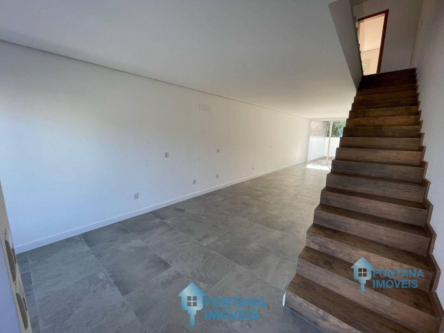 Casa à venda com 2 quartos, 110m² - Foto 2