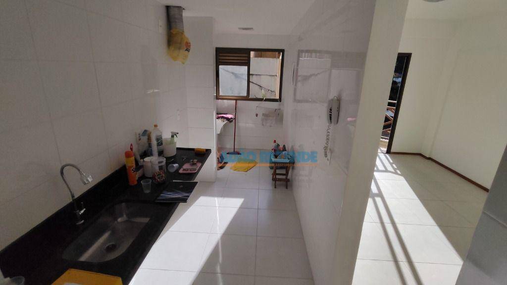 Apartamento à venda com 2 quartos, 70m² - Foto 17