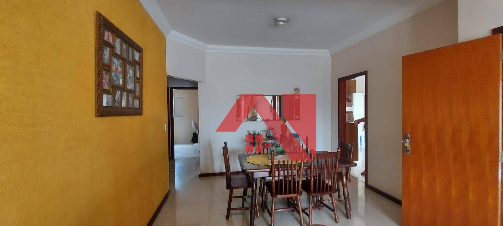 Casa à venda com 4 quartos, 367m² - Foto 6