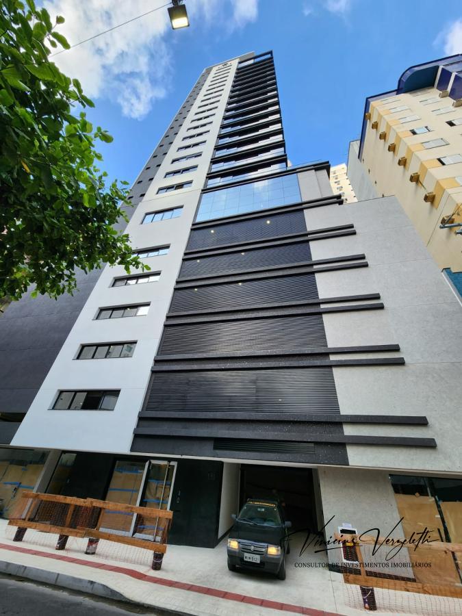 Apartamento à venda com 3 quartos, 125m² - Foto 2