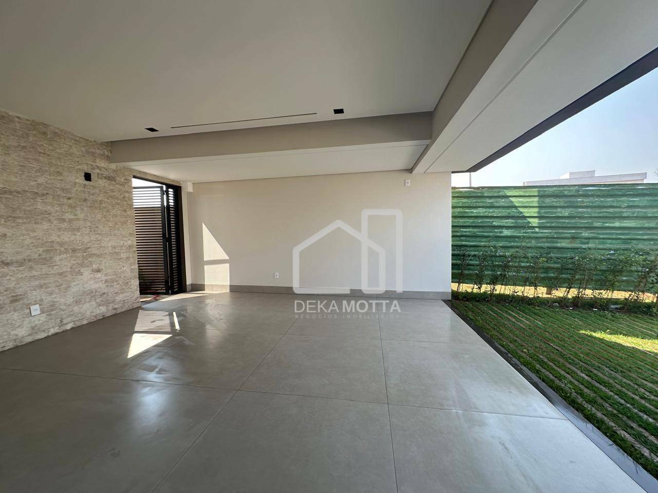 Casa de Condomínio à venda com 4 quartos, 28866m² - Foto 2