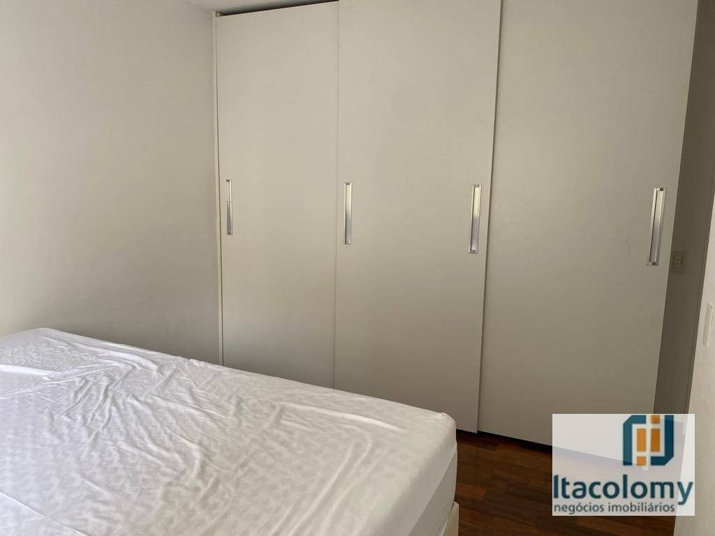 Apartamento para alugar com 3 quartos, 212m² - Foto 5