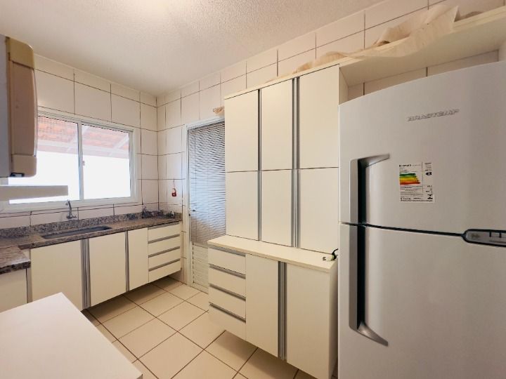 Casa de Condomínio à venda com 3 quartos, 90m² - Foto 2