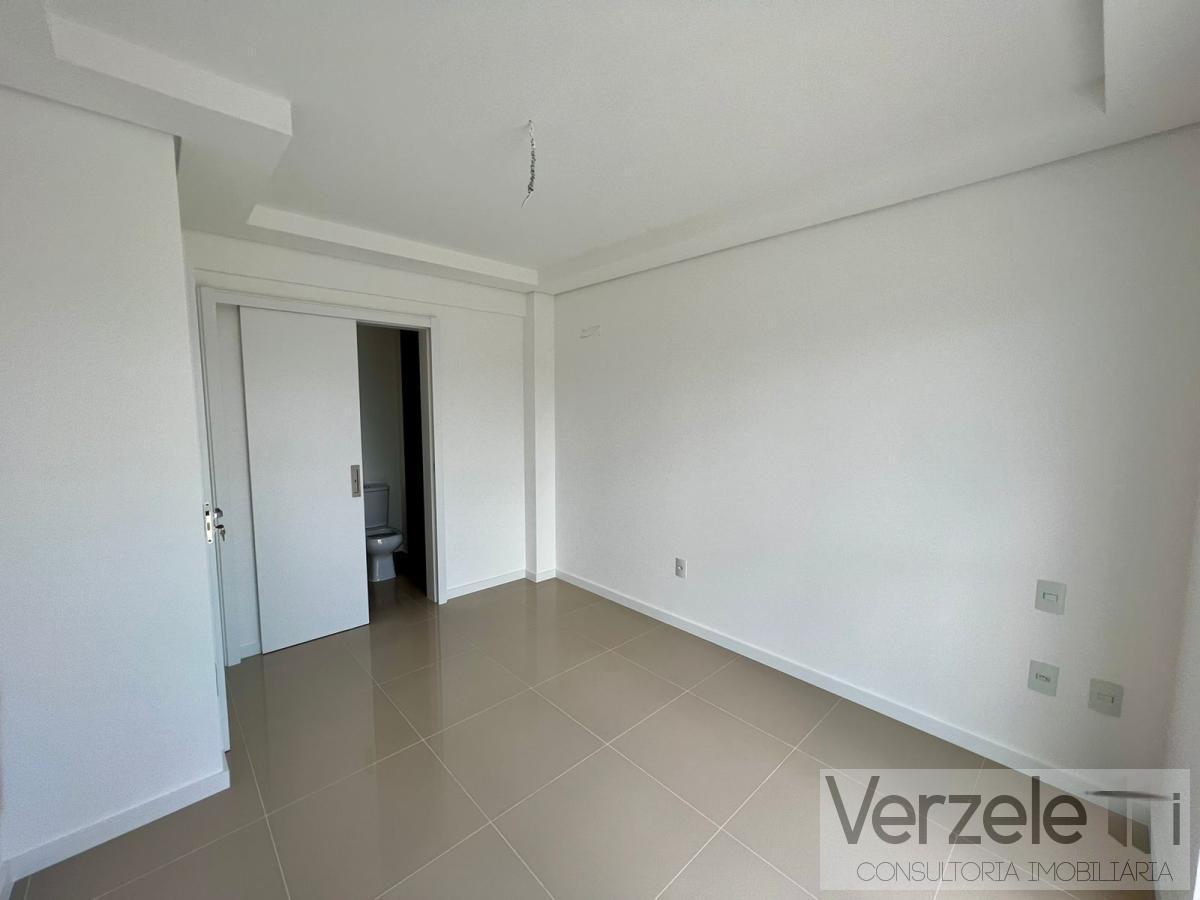 Apartamento à venda com 3 quartos, 179m² - Foto 46