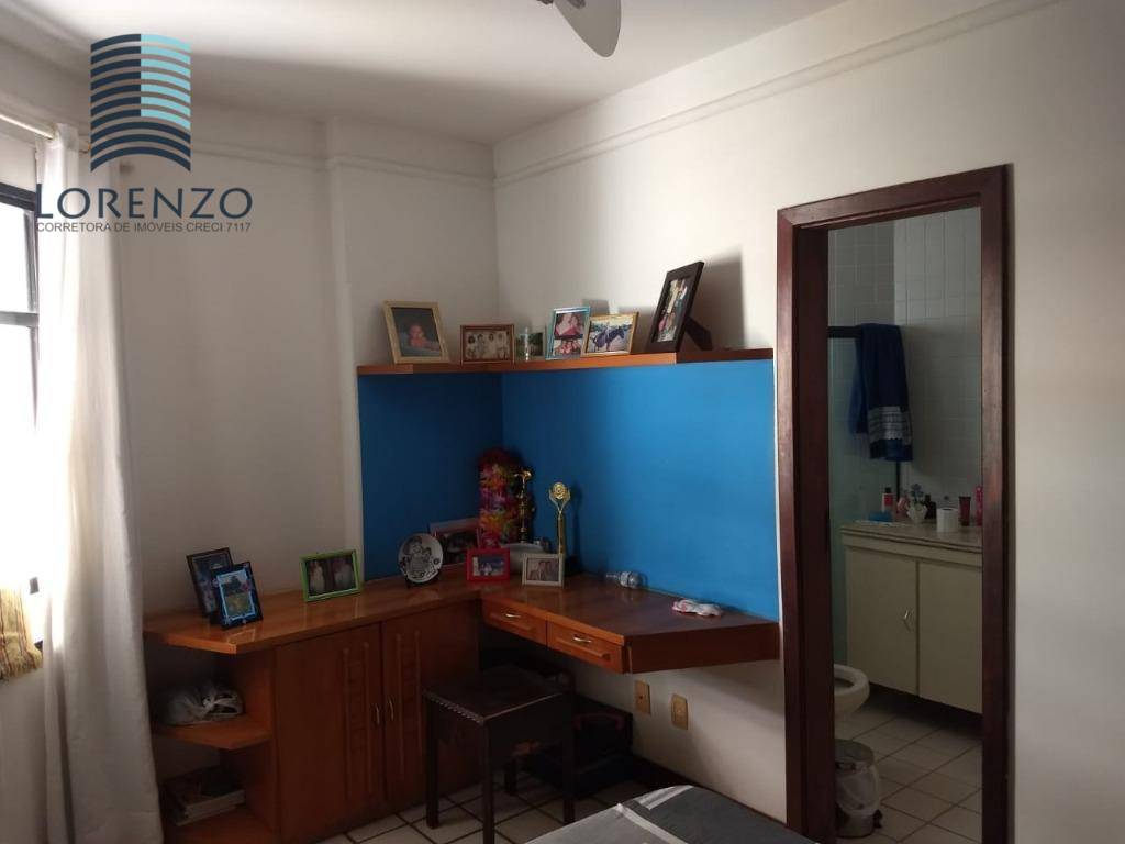 Apartamento à venda com 4 quartos, 220m² - Foto 11