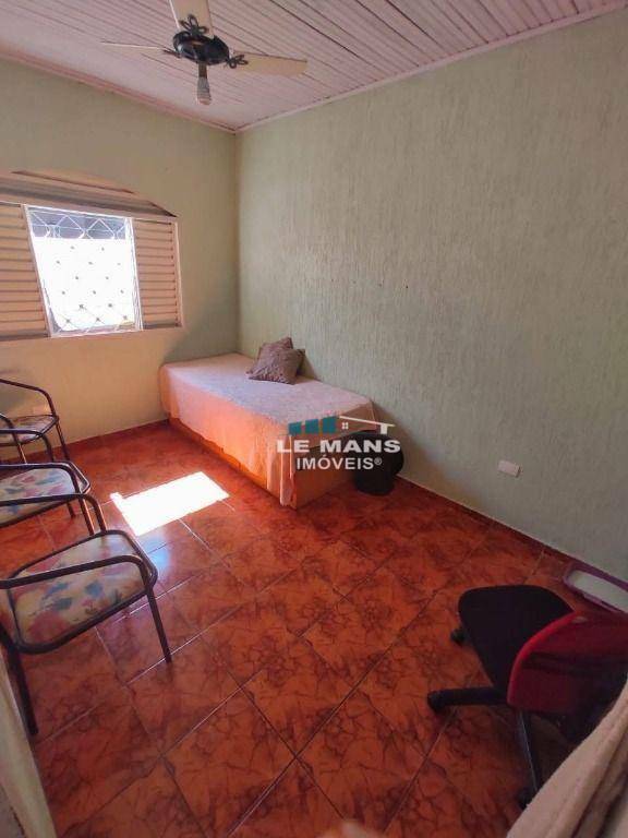 Casa à venda com 3 quartos, 200m² - Foto 18