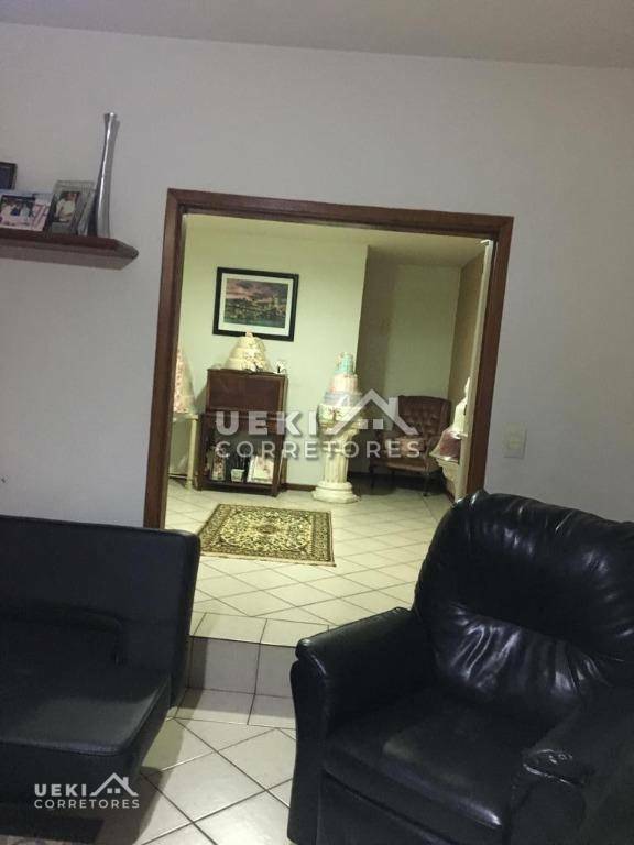 Casa à venda com 4 quartos, 300m² - Foto 11