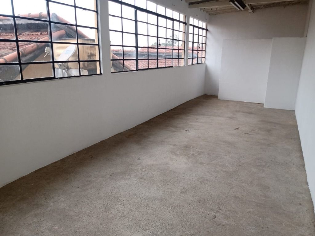 Casa para alugar com 3 quartos, 230m² - Foto 26